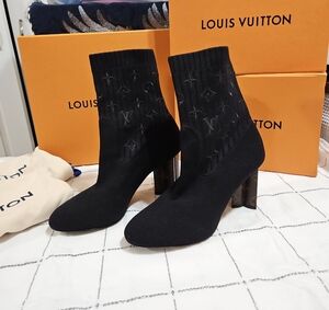 EUC Louis Vuitton Black Heeled Boots Sz 7.5 (38)